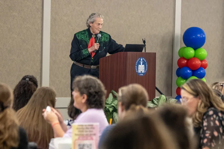 Grandin urges schools to recognize different minds, restore hands-on learning